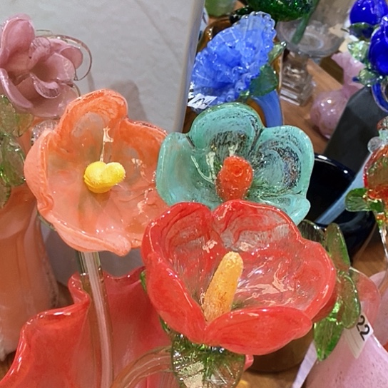 琉璃花瓶高45厘米宽9厘米