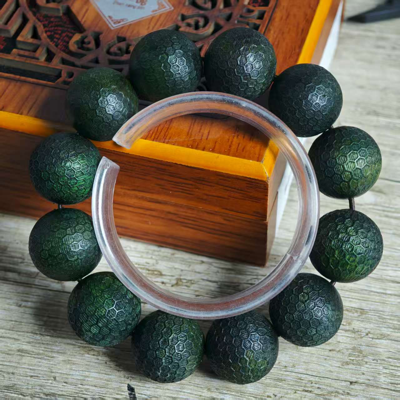 T119 抹茶2.0cm精品木质手串