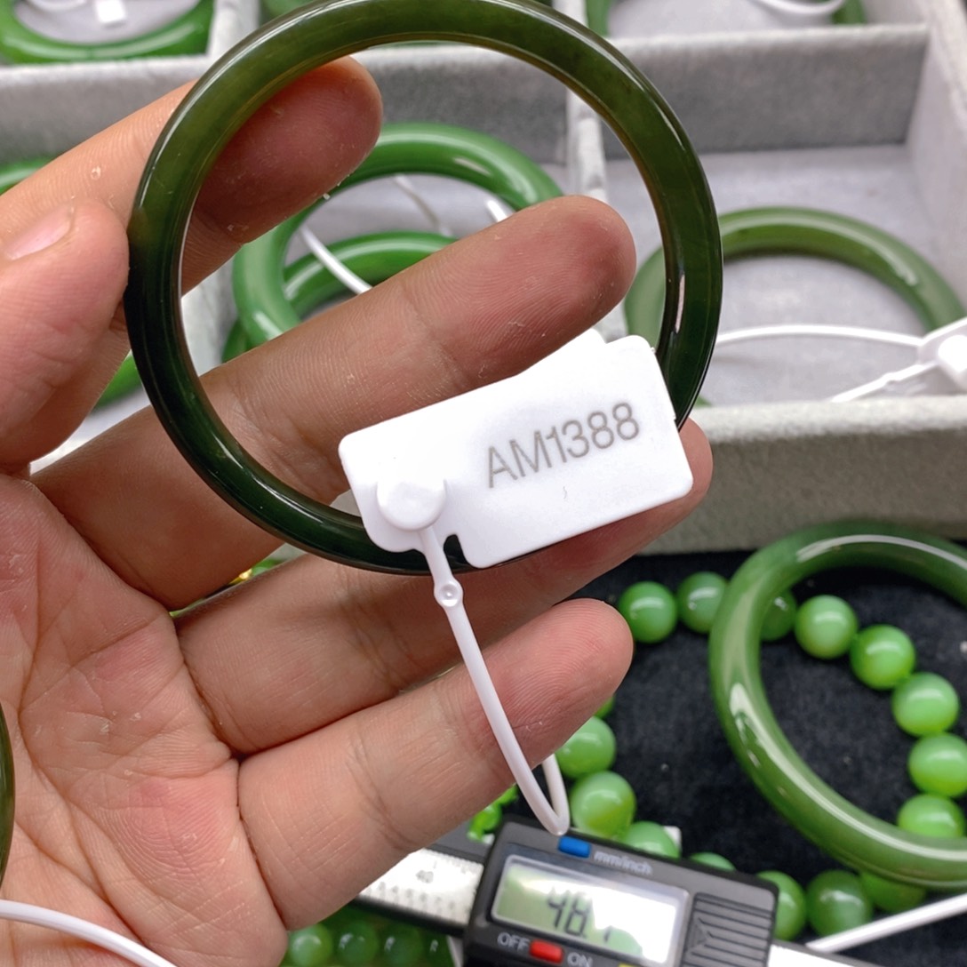 和田玉（碧玉）手镯未镶嵌55