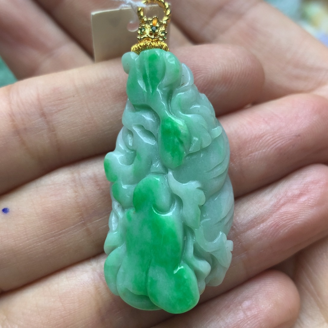 翡翠颈饰未镶嵌翡翠