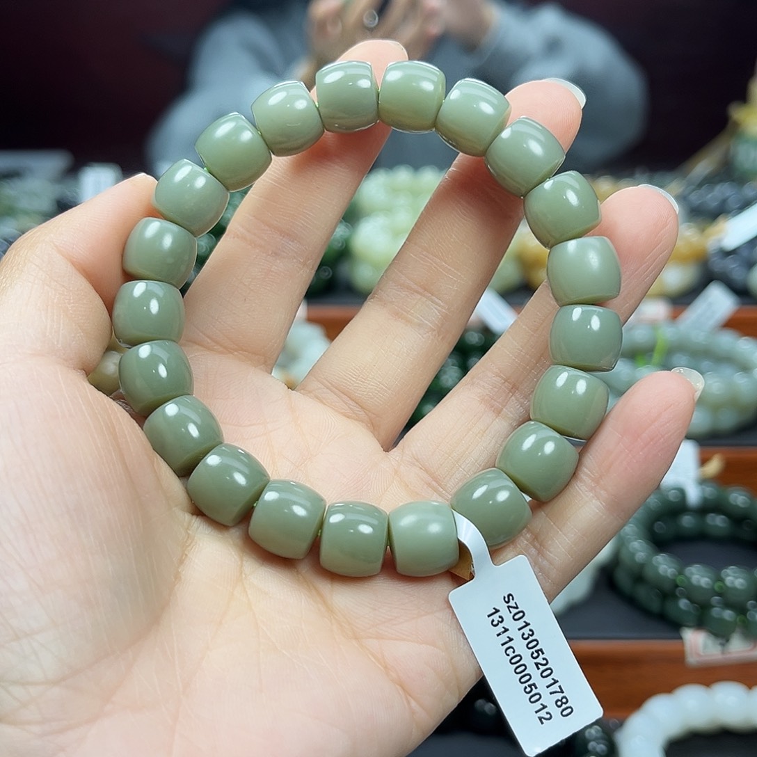 和田玉未镶嵌手链