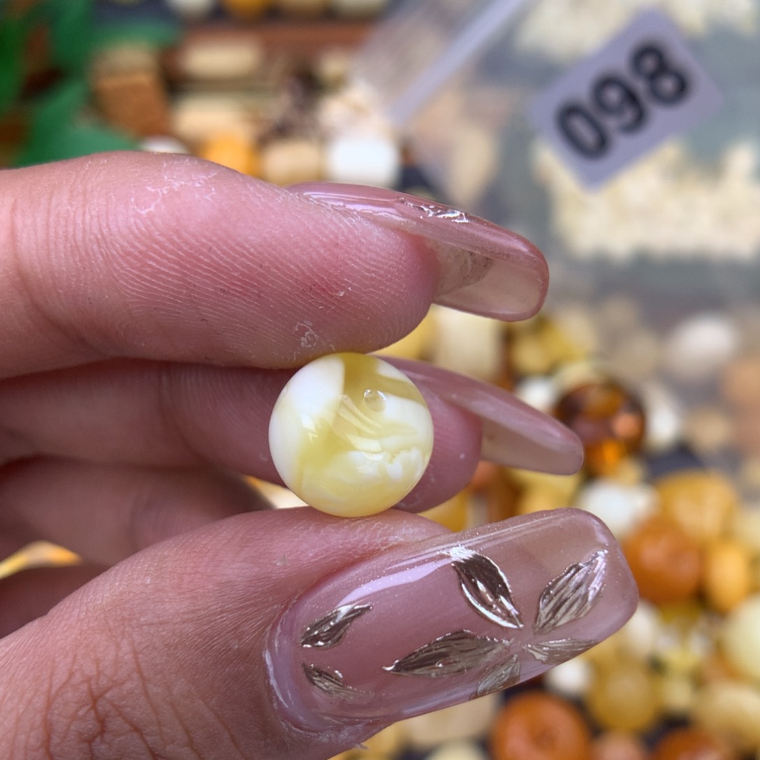 琥珀珠宝奇石未镶嵌10.5