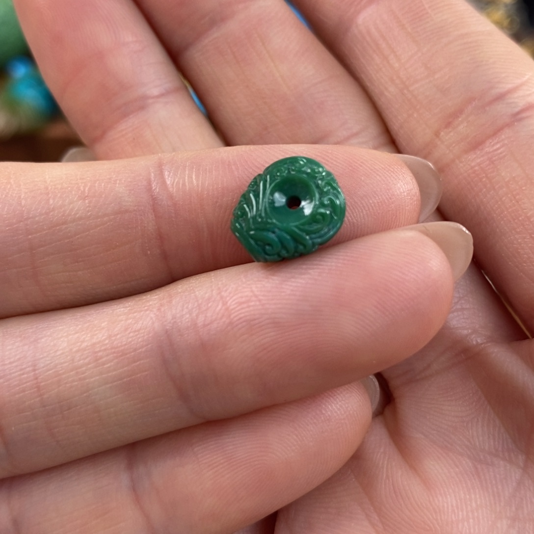 绿松石未镶嵌。藏印