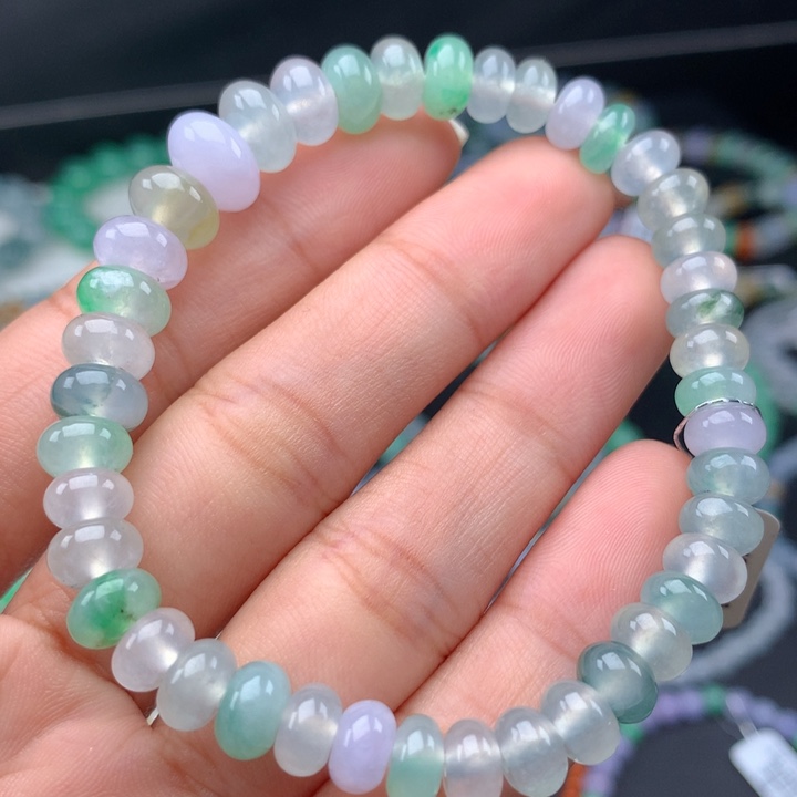 翡翠手镯未镶嵌卡