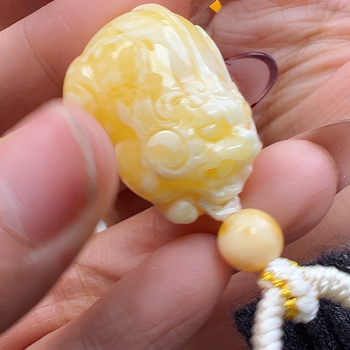 蜜蜡未镶嵌珠宝奇石