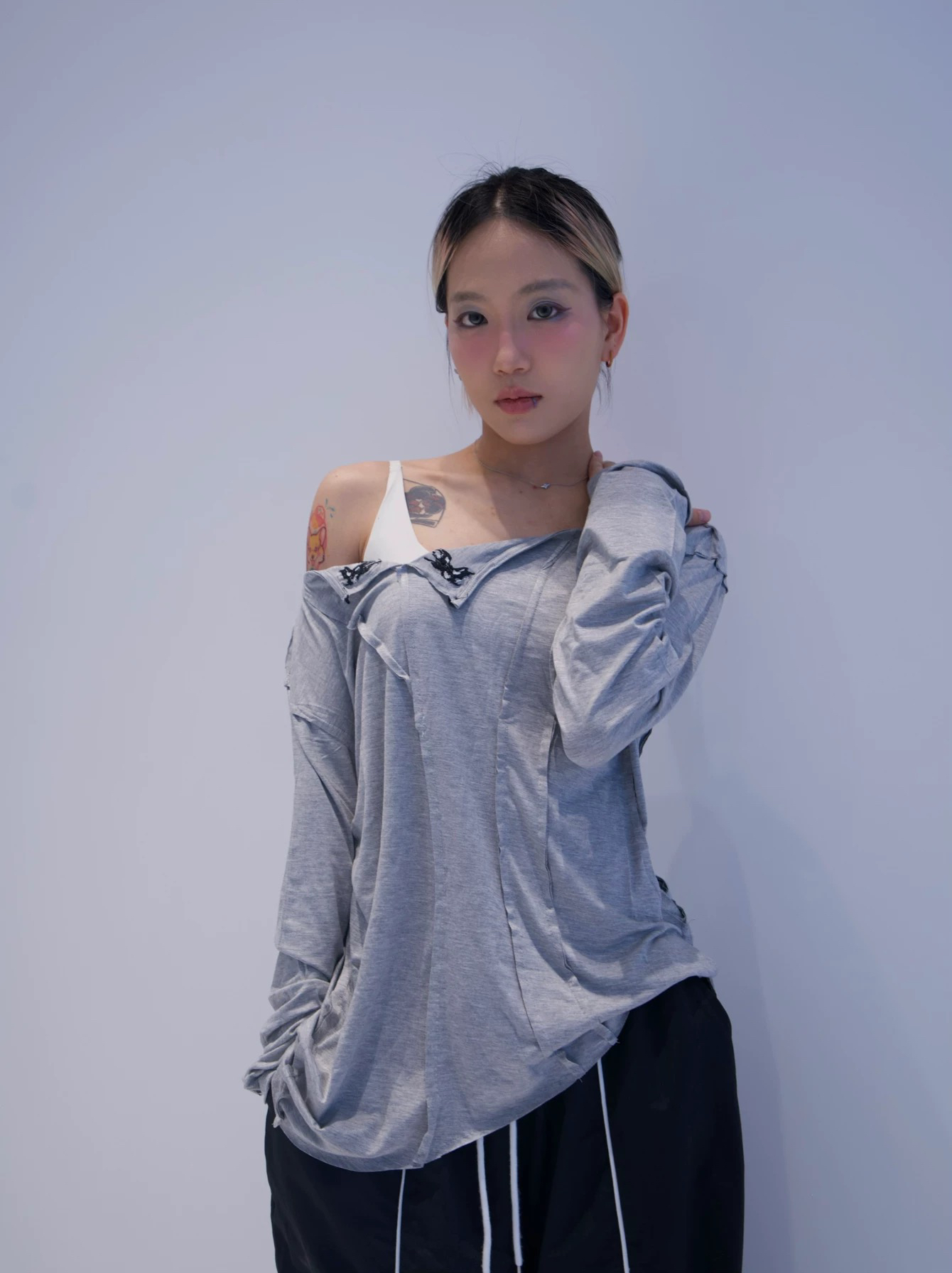 清仓不退不换（退了拉黑）ALD Studio宽松慵懒露肩蝴蝶龙刺绣长袖