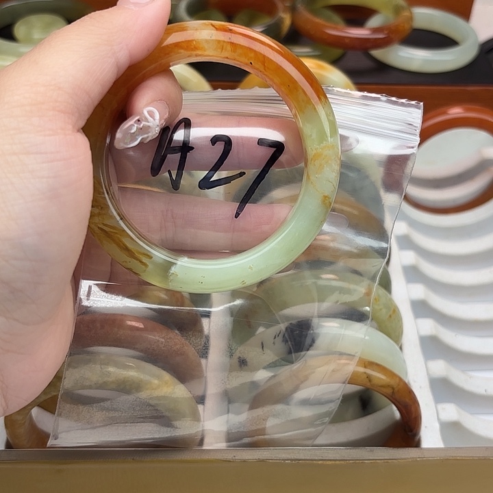 叮****蛇纹石玉未镶嵌珠宝半成品