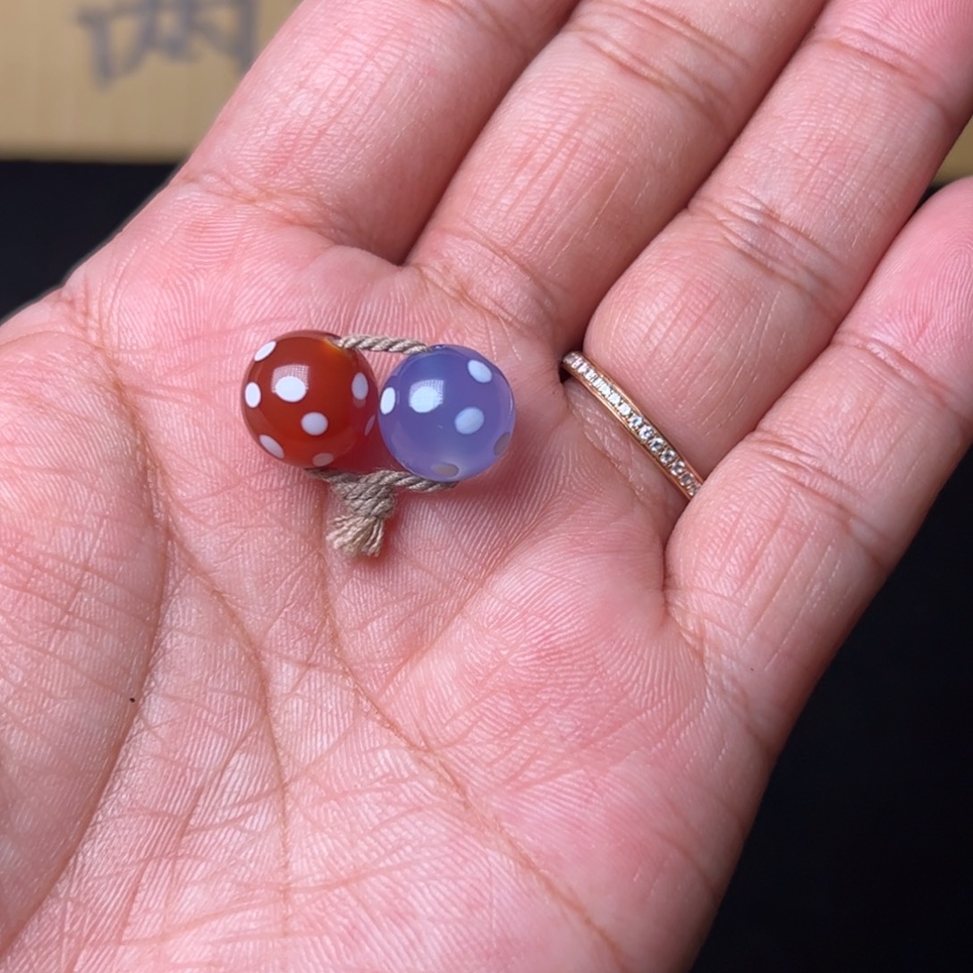 梓***煜玛瑙/玉髓未镶嵌配饰