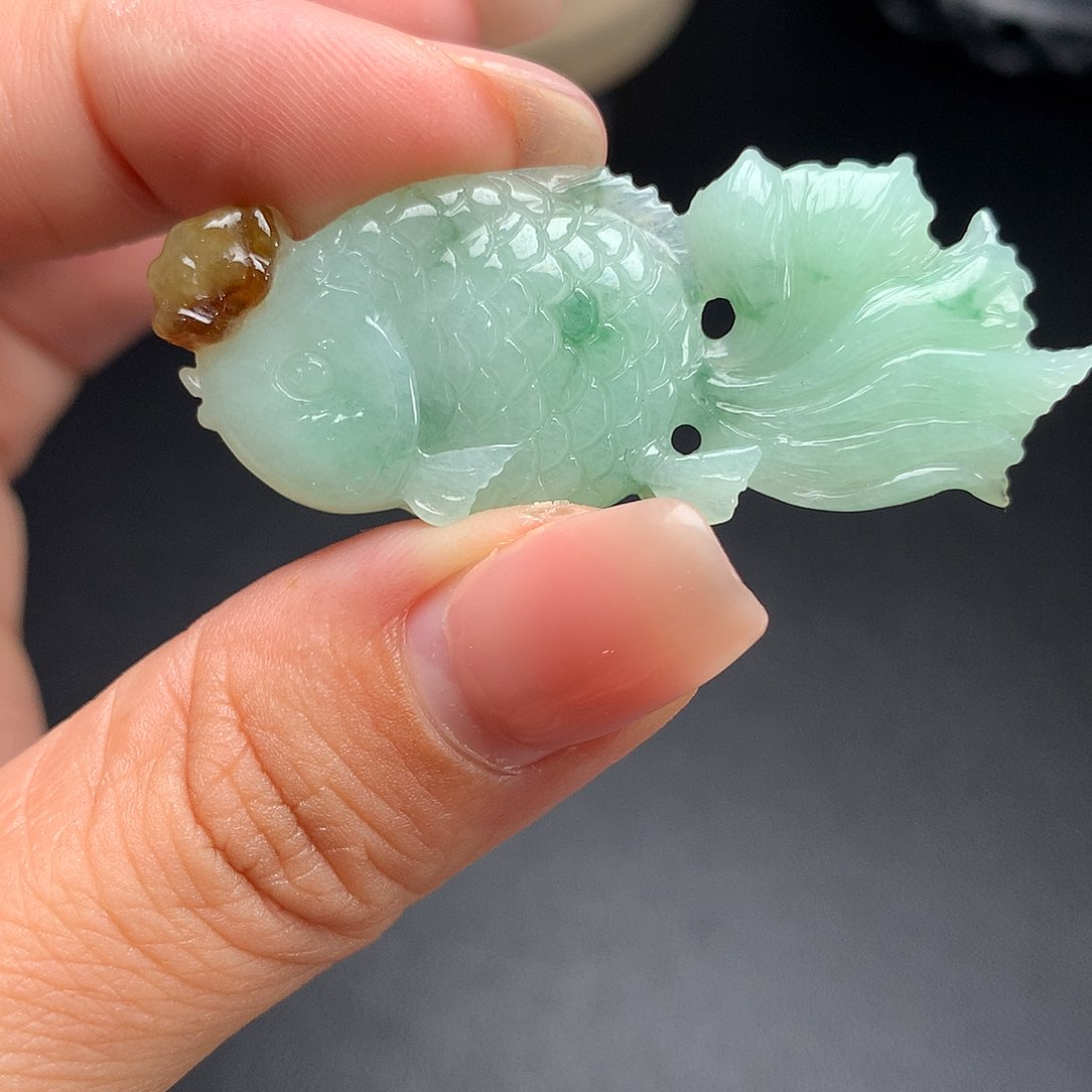 翡翠未镶嵌颈饰金玉满堂
