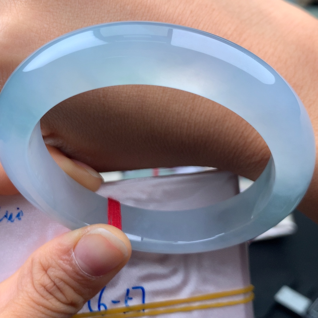 翡翠未镶嵌手镯冰蓝起光完美