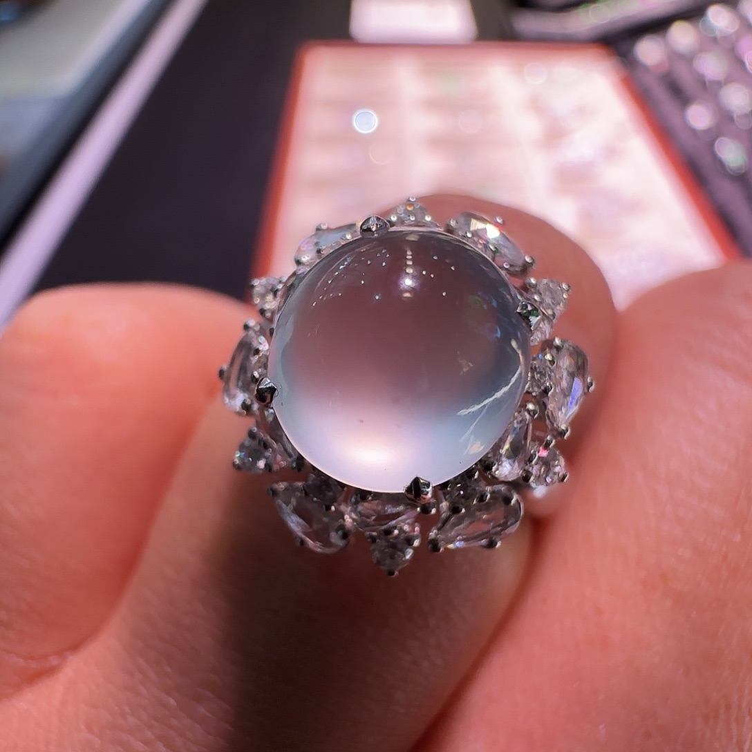 翡翠18K金镶嵌戒指