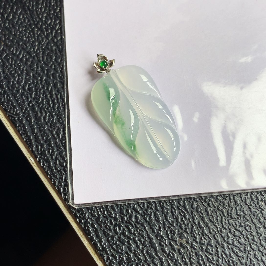 吊坠(不含链)18K金镶嵌翡翠叶子