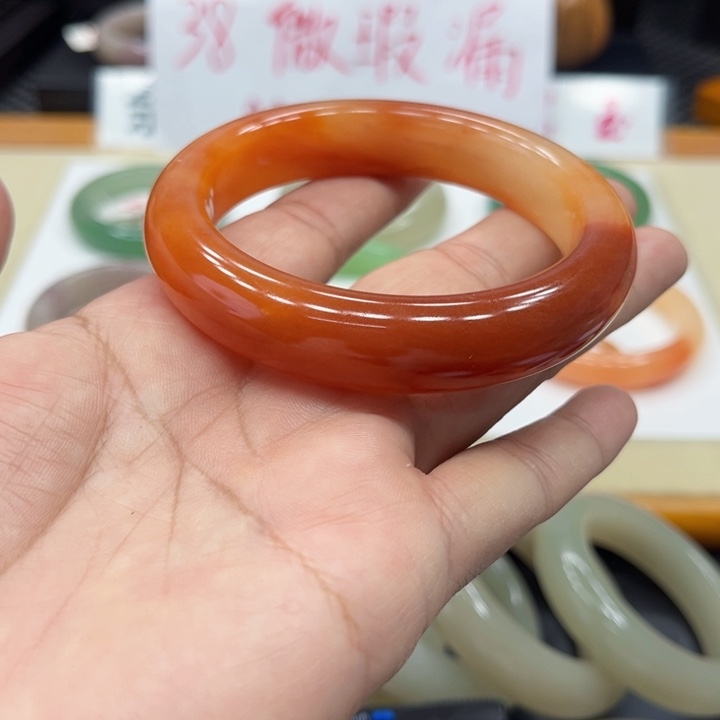 未镶嵌手镯石英质玉蜡***啊