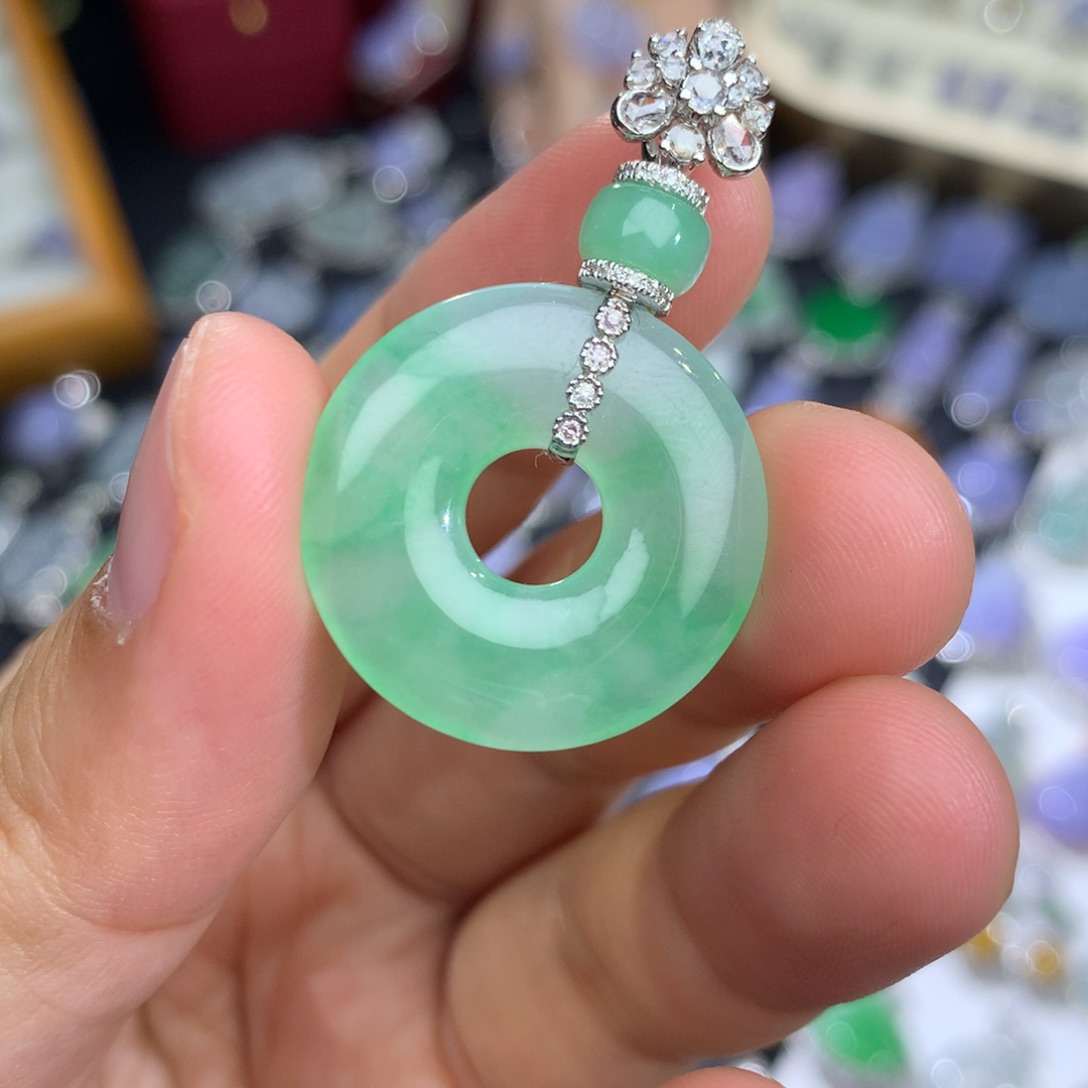 翡翠18K金镶嵌吊坠(不含链)签收后48小时鉴赏期