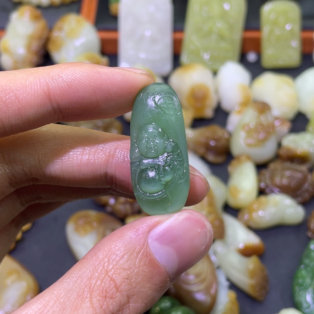 颈饰未镶嵌和田玉当*