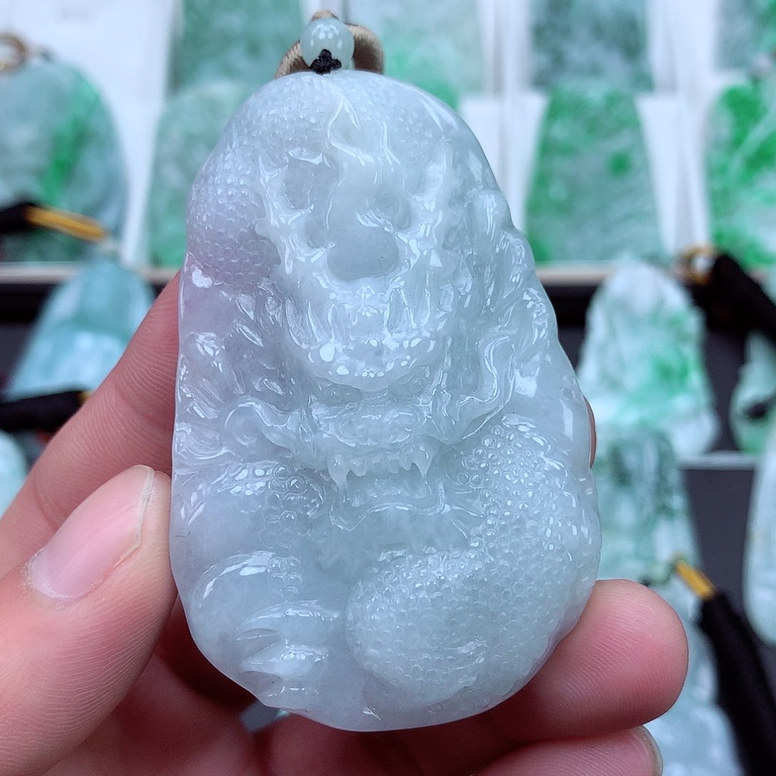 翡翠颈饰未镶嵌翡翠吊坠