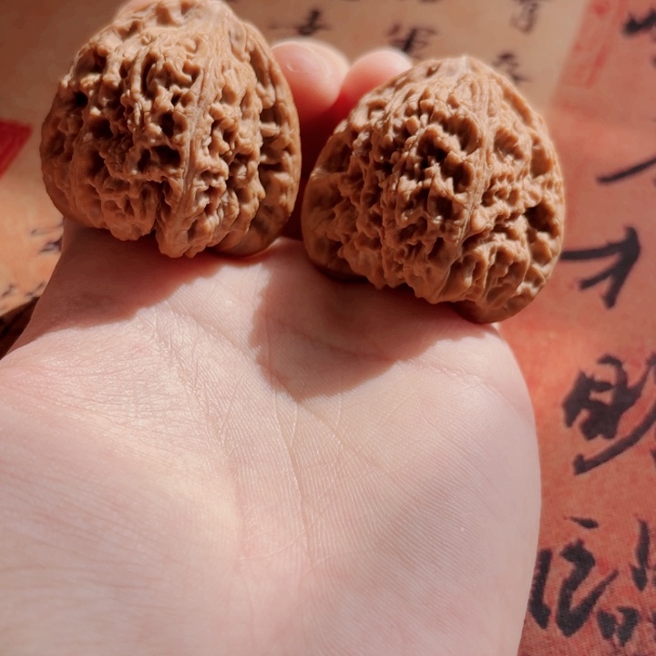 文玩核桃吊坠42三角头南疆石三角