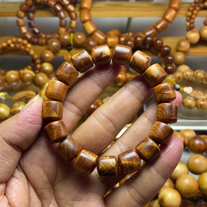 c***9柏木（崖柏）崖柏1.2桶珠龙胆纹