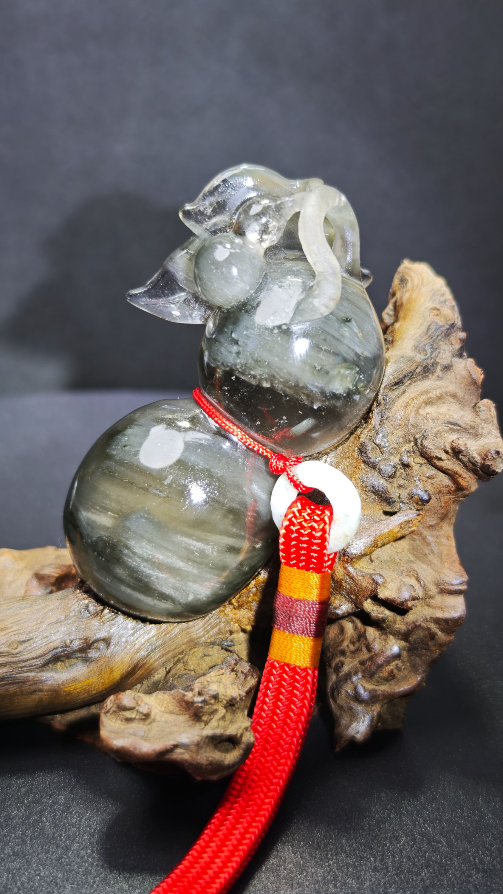 水晶珠宝半成品未镶嵌摆件 — 天然灰兔毛发晶小葫芦雕刻件