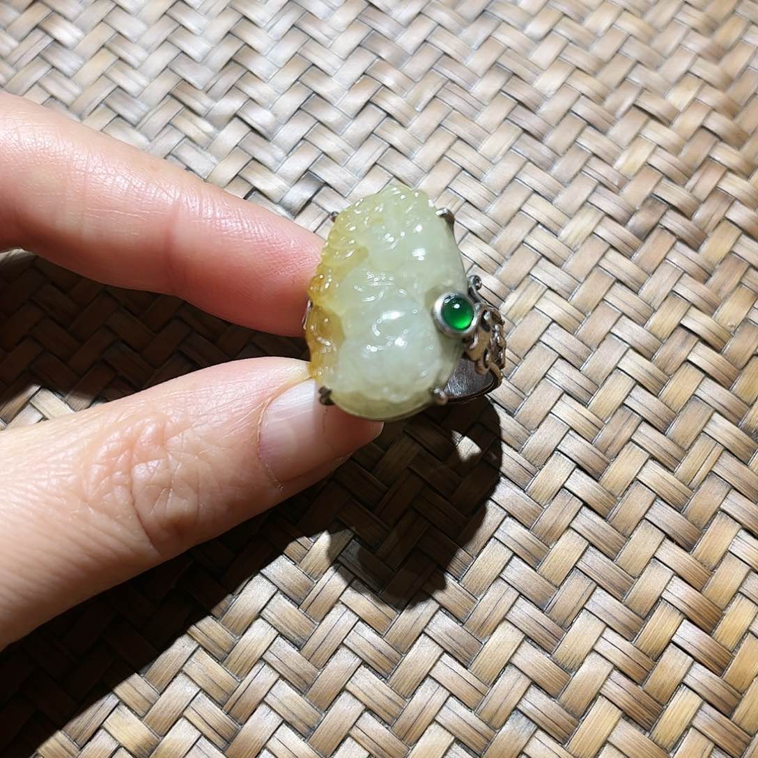 翡翠戒指银S925镶嵌个性十足时尚