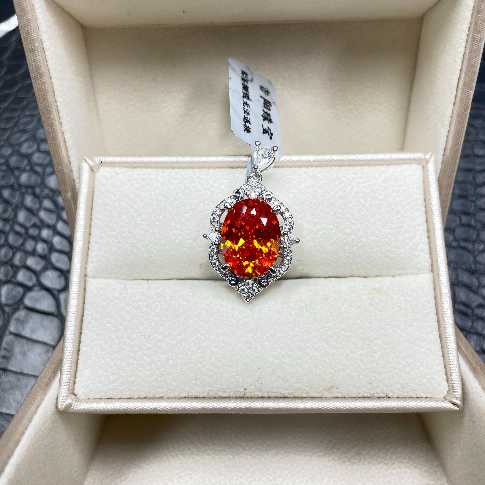 《吉阳璀璨》吊坠 收藏级轻奢时尚吊坠H144