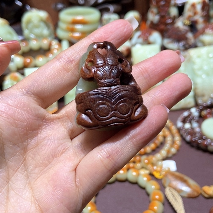 岫岩河磨玉（透闪石质玉）未镶嵌把件