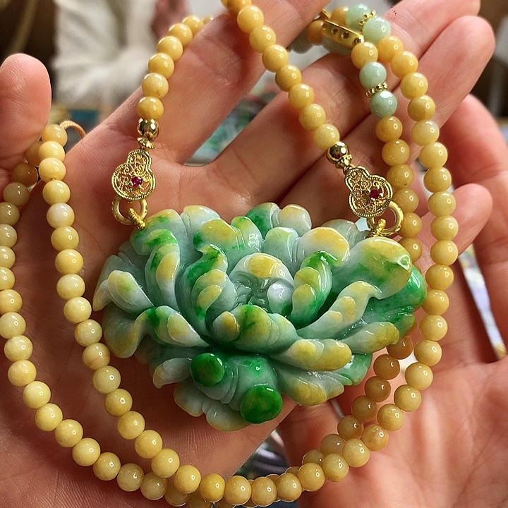 翡翠颈饰未镶嵌吊坠