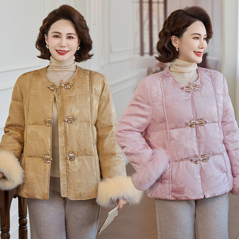 妈妈羽绒冬装外套2025新款洋气中老年人真狐狸毛秋冬贵夫人羽绒服