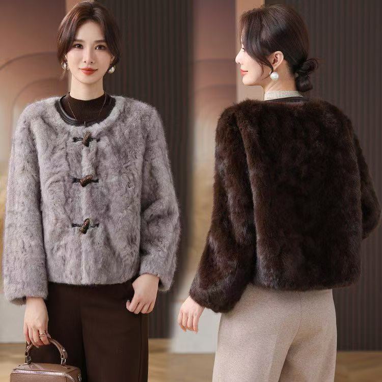 高级感小香风牛角扣短款毛毛外套女秋冬皮毛时尚加厚保暖上衣