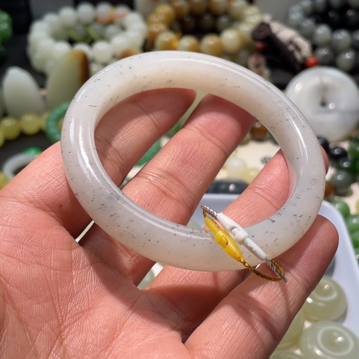 和田玉未镶嵌手串新疆黑山点墨57圈口