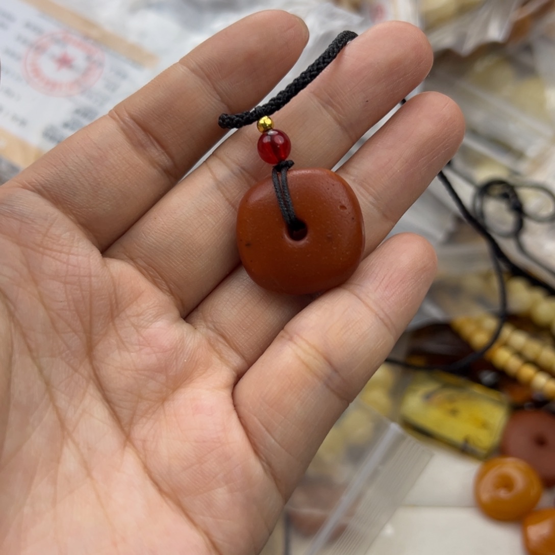 琥珀珠宝奇石未镶嵌