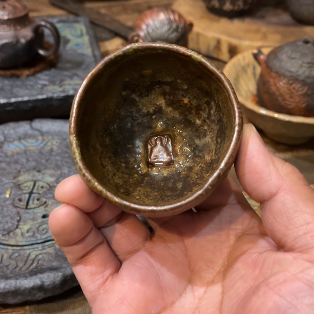 手捏杯111111111111111111111