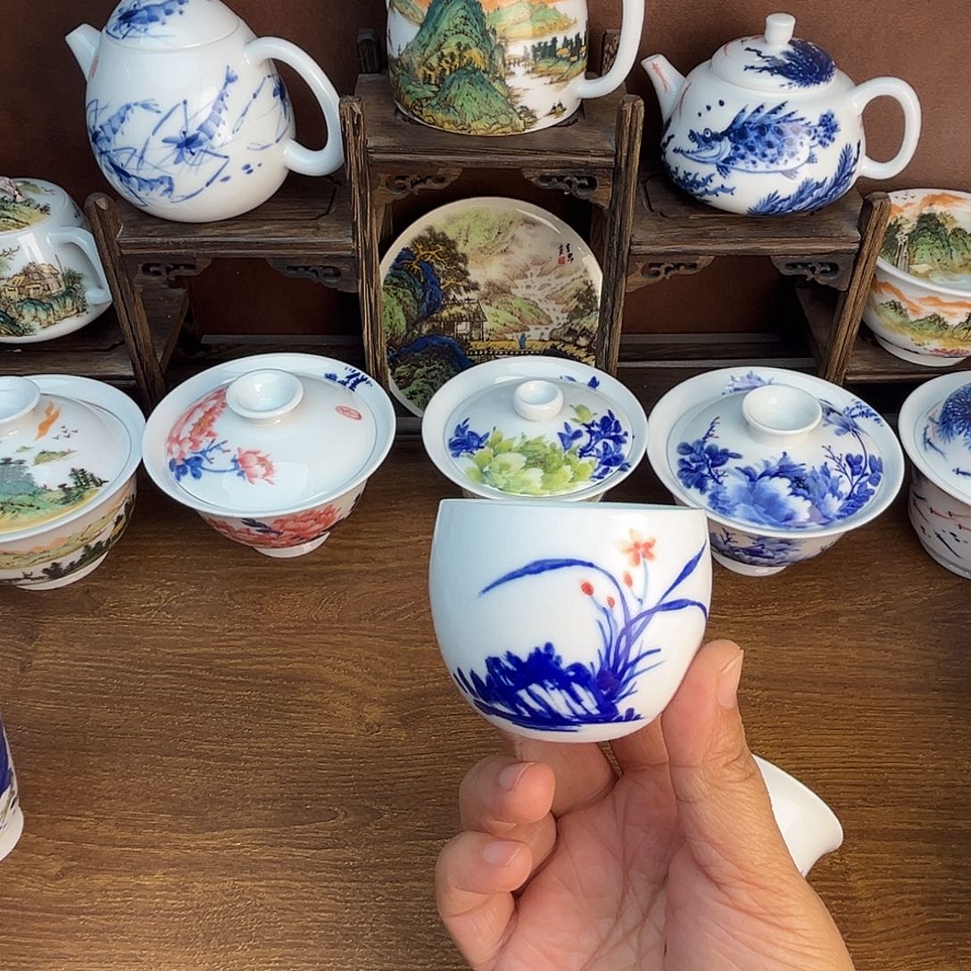 东***人忠意堂釉下彩兰花