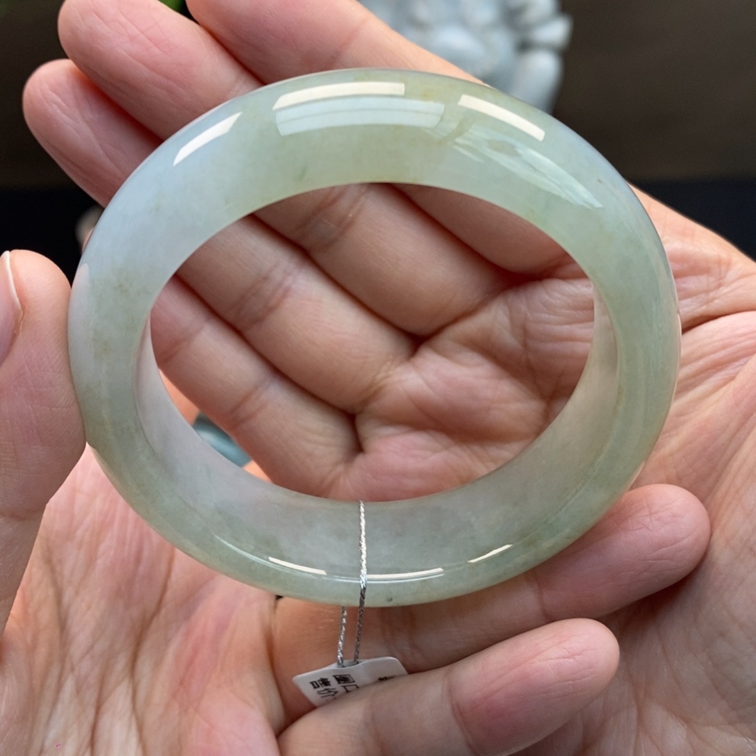 翡翠手镯未镶嵌天然