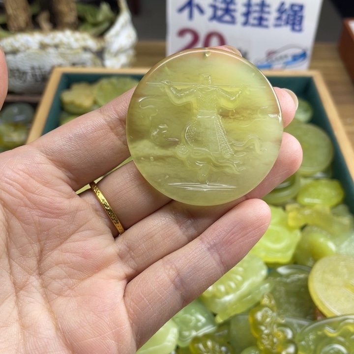 卡***卡蛇纹石玉未镶嵌颈饰