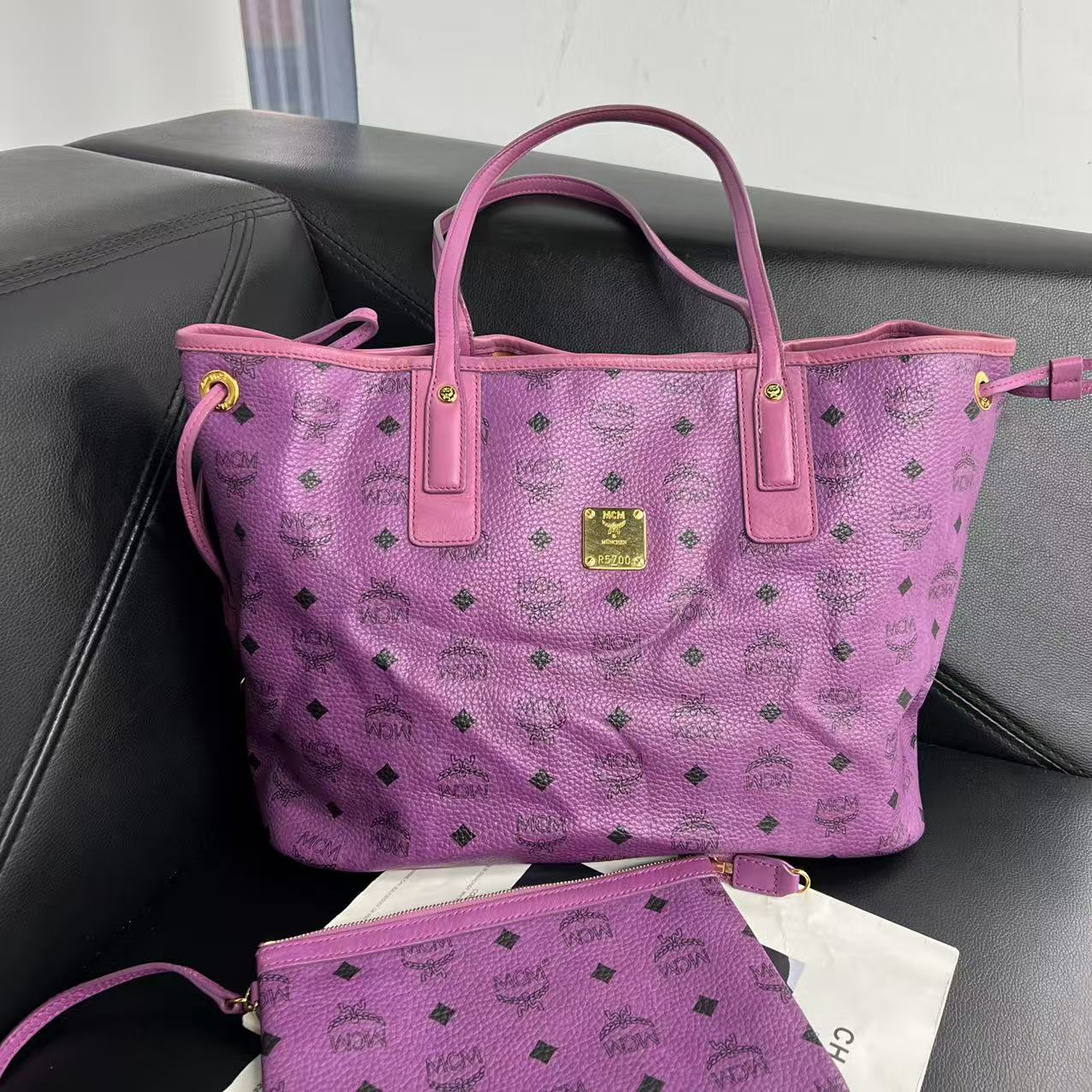 95新 MCM 捐金沉珠/托特包紫色