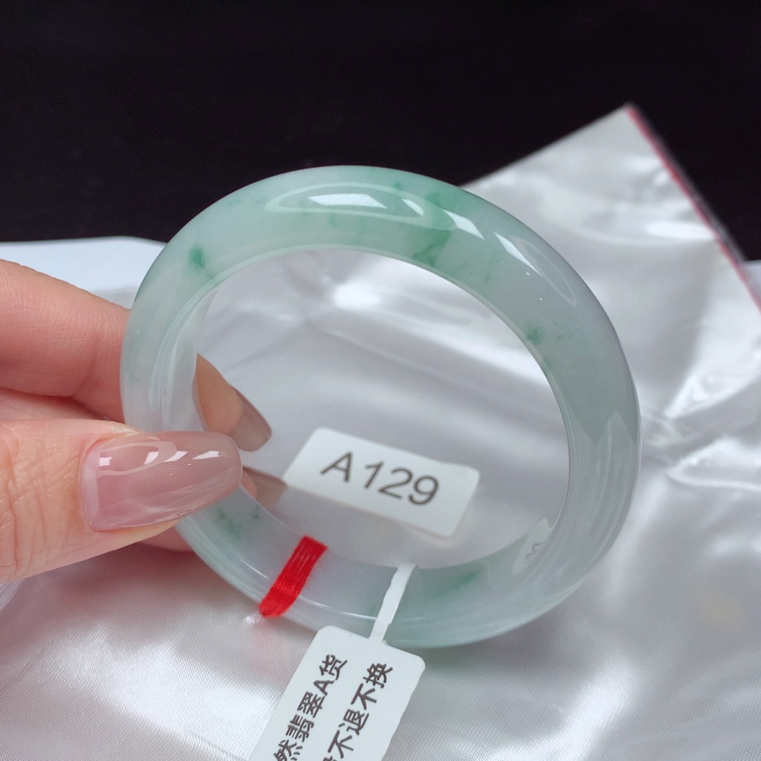 翡翠手镯未镶嵌手镯52