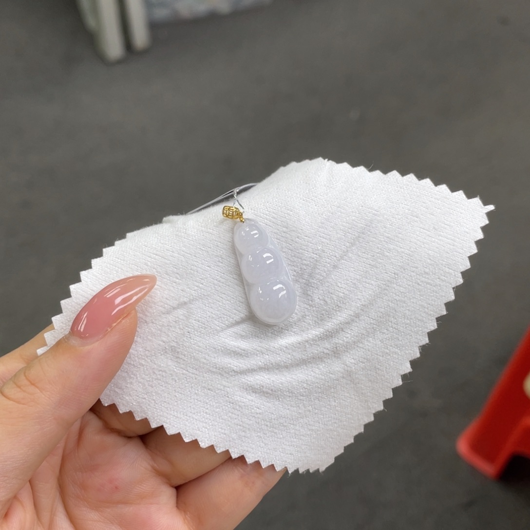 翡翠颈饰18K金镶嵌福豆