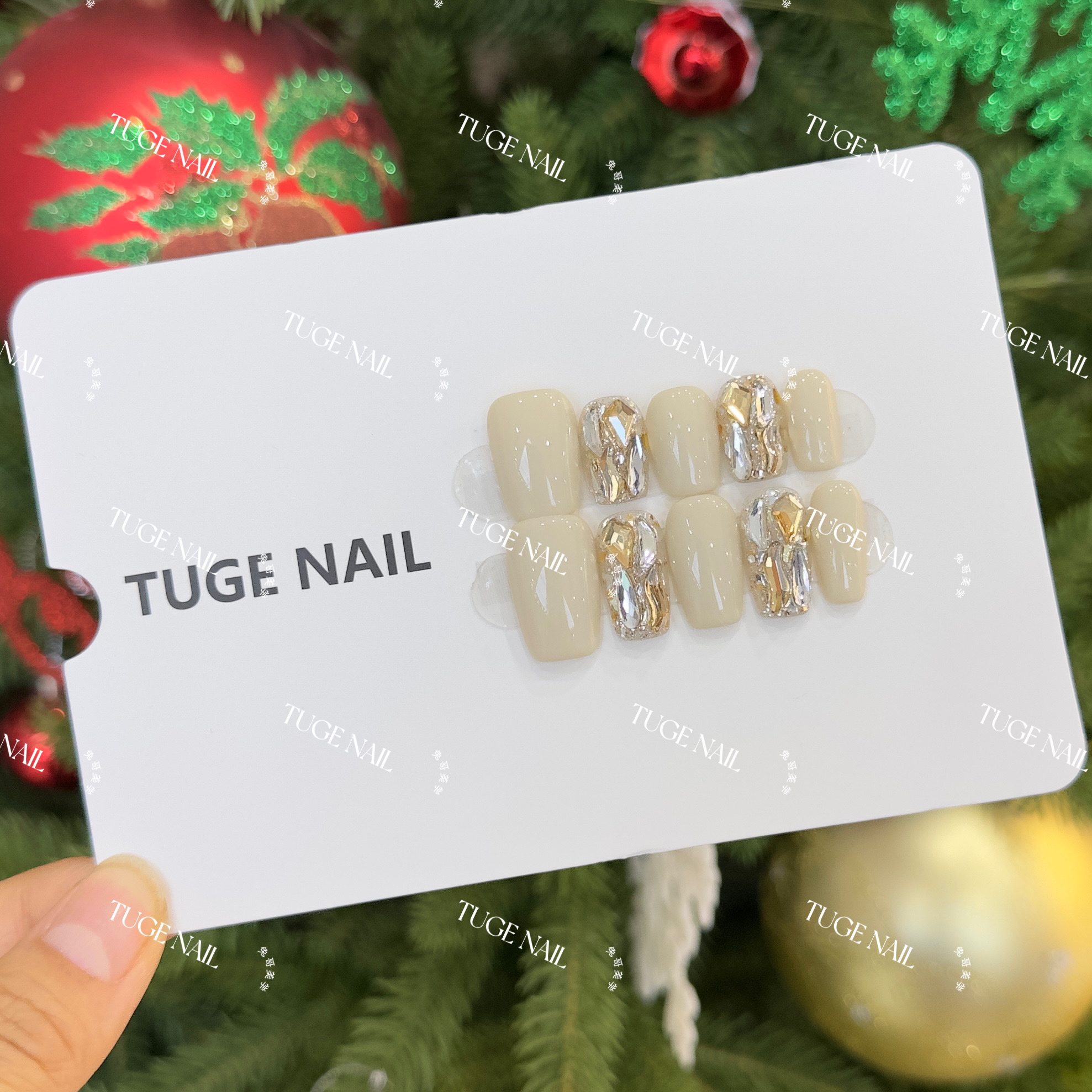 TugeNail“皇家慕斯”春夏气质低饱和极简设计师款穿戴甲甄甄专属