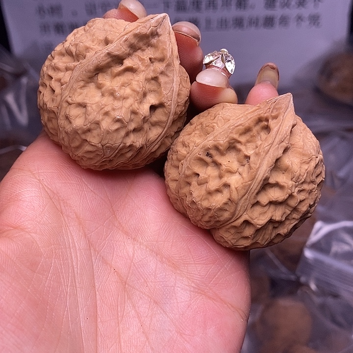 核桃云南野生铁核桃64号40mm