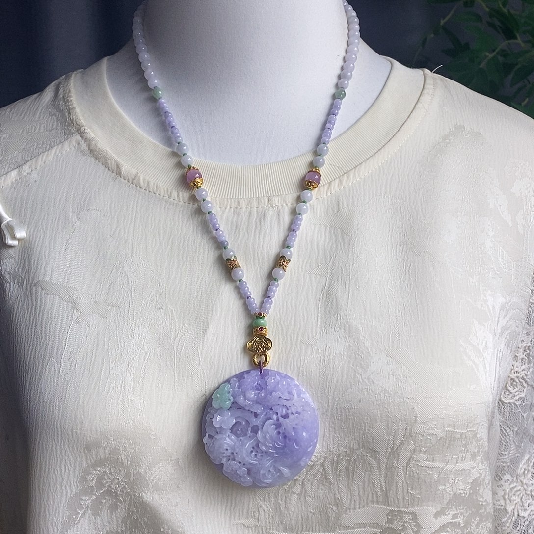 翡翠未镶嵌吊坠(赠链)