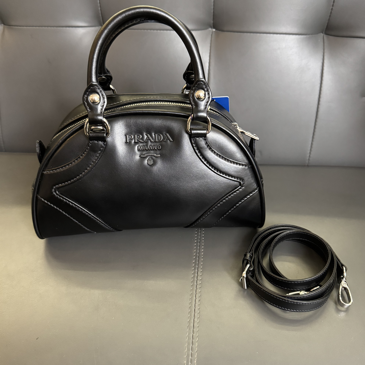 99新 Prada/普拉达 普拉达经典黑色手提斜挎保龄球包