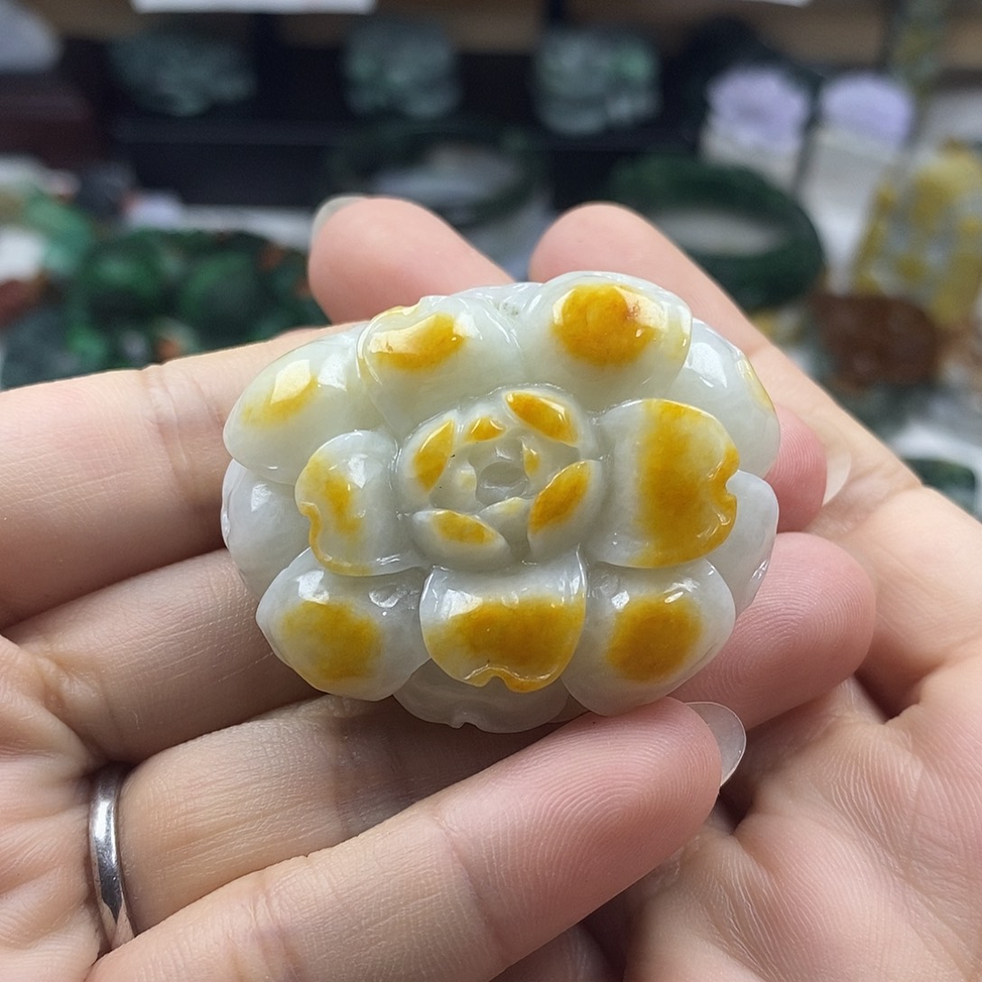 颈饰未镶嵌翡翠夢****牌子