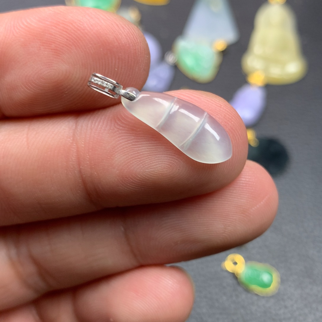 【闪购商品】颈饰18K金镶嵌翡翠翡翠