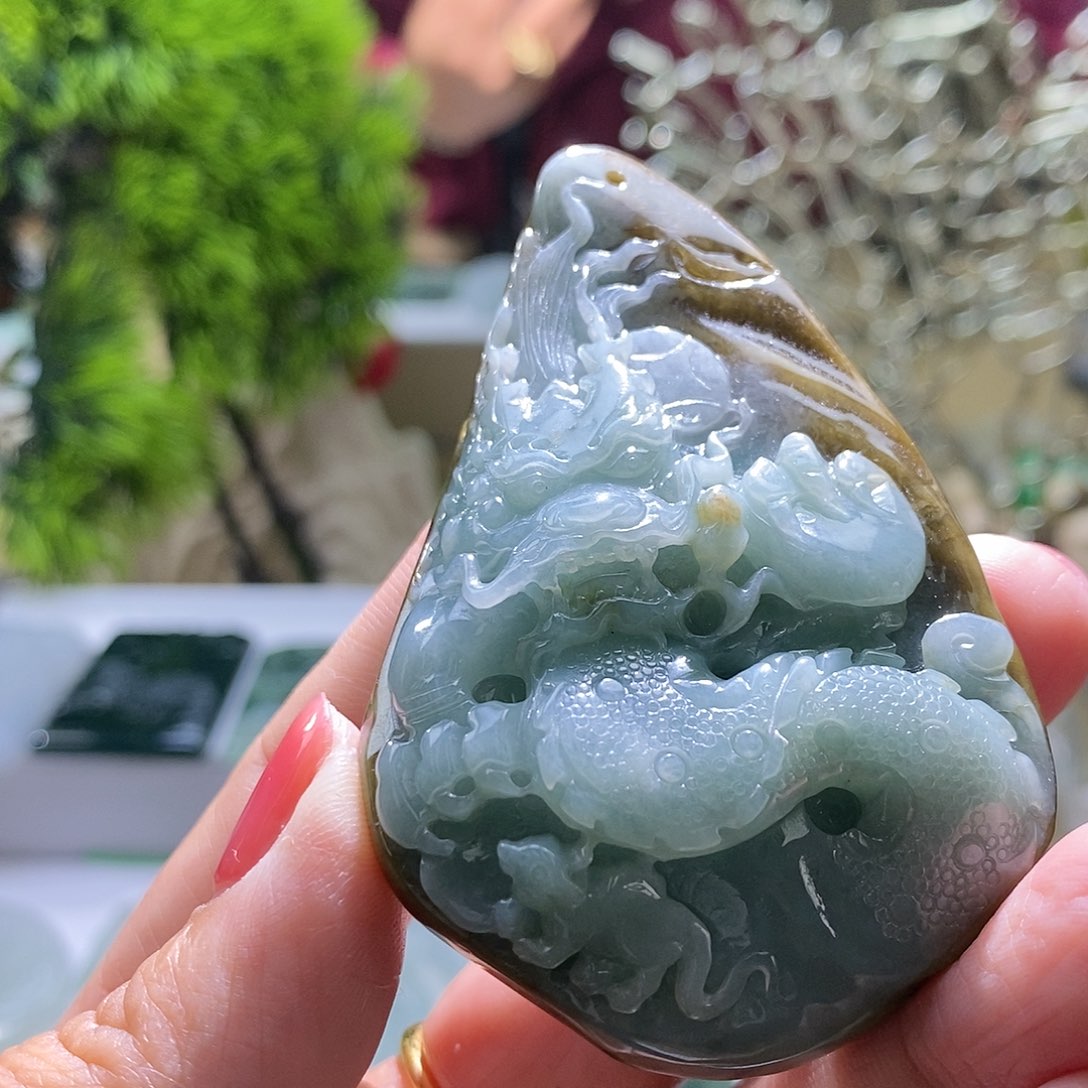 【闪购商品】翡翠颈饰未镶嵌龙牌