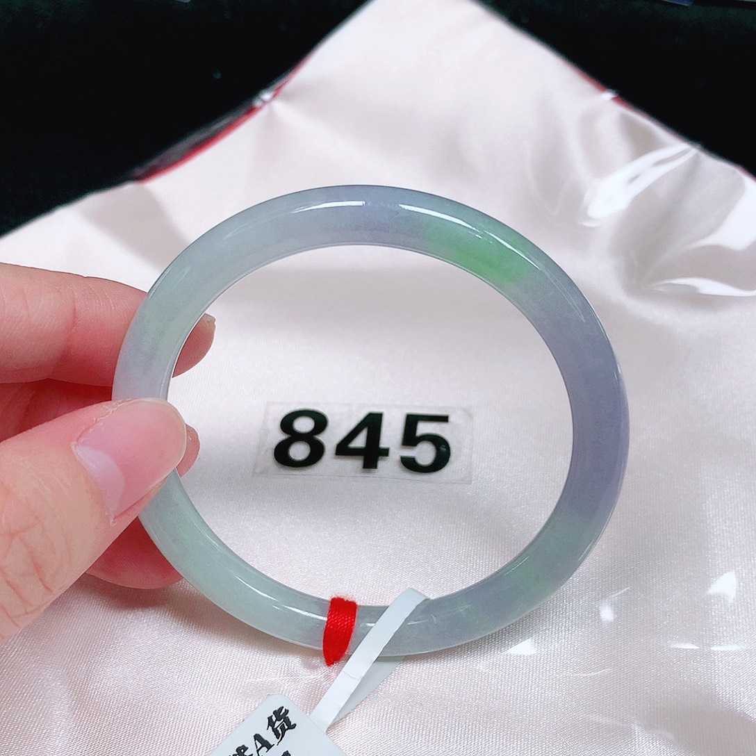 翡翠未镶嵌手镯（圆镯）