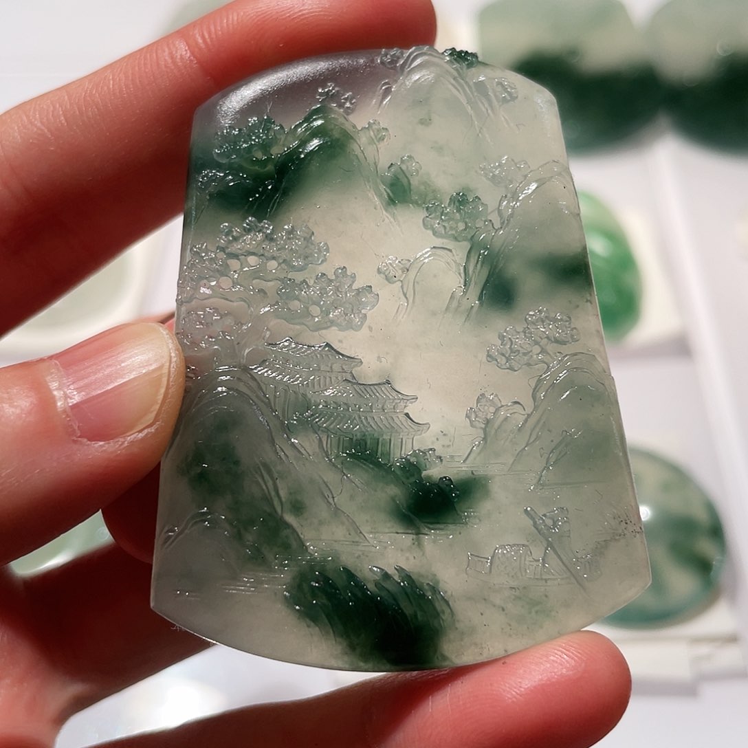 定制翡翠未镶嵌挂件