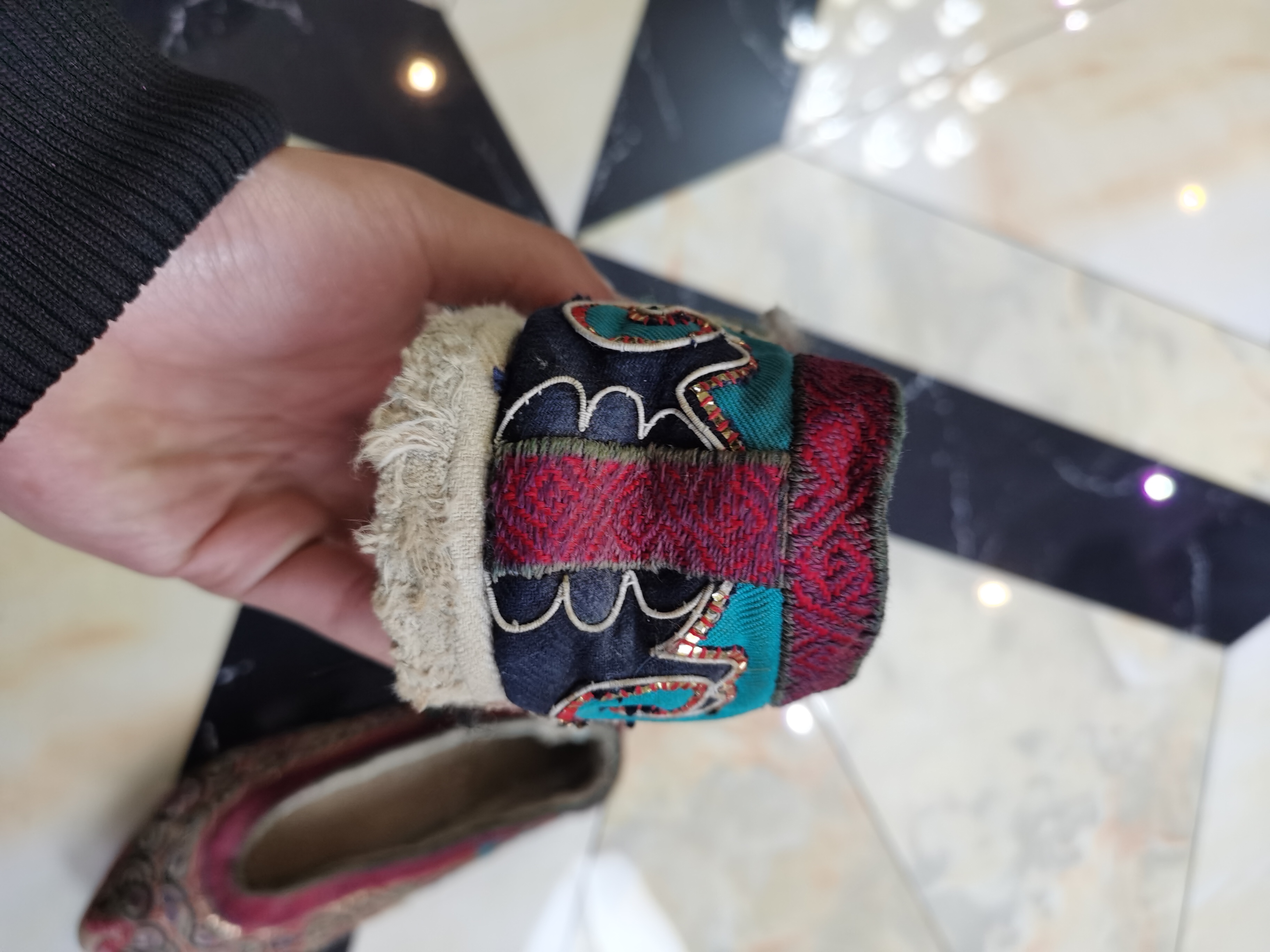 三都水族满邦绣花鞋