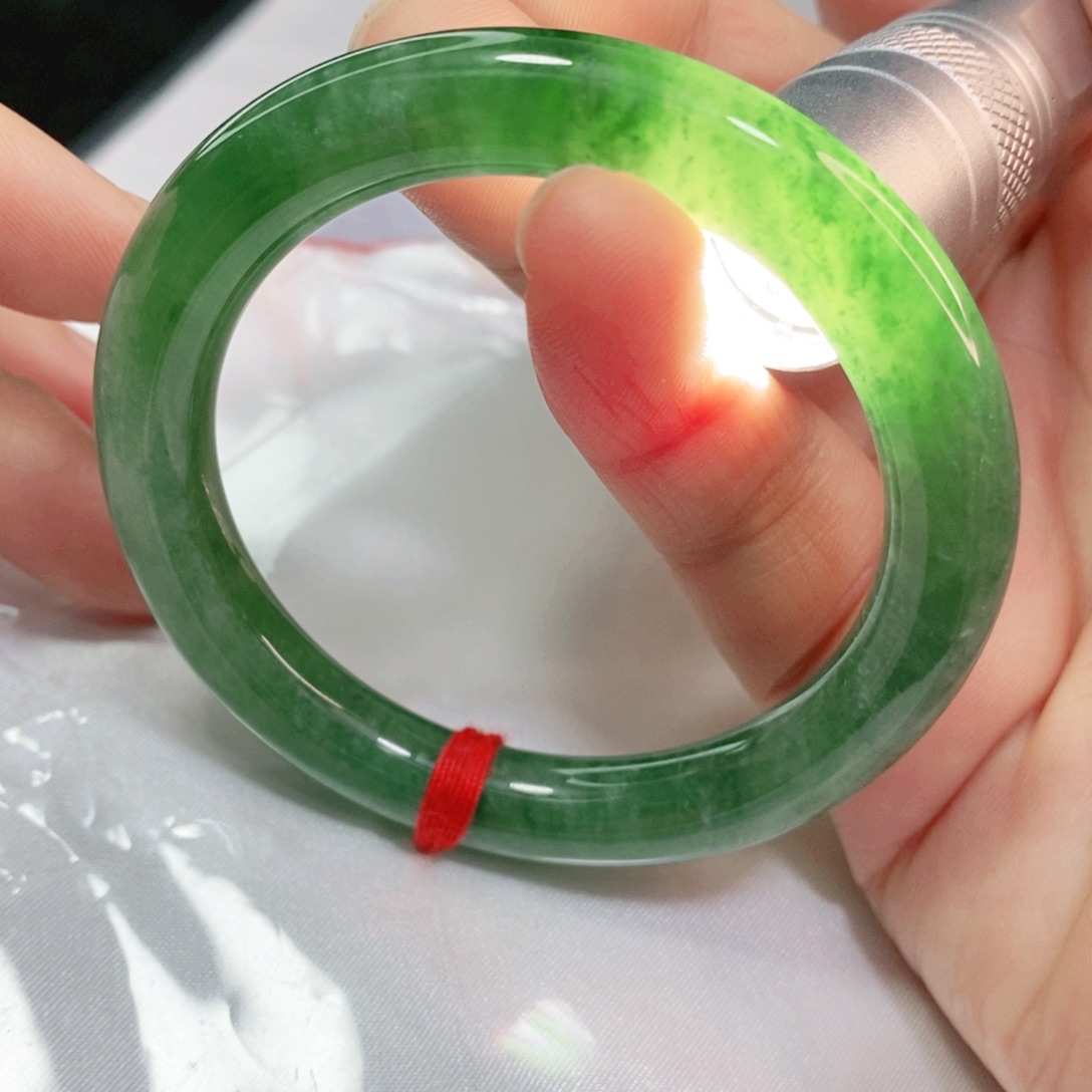 翡翠手镯未镶嵌50.8圈口圆条