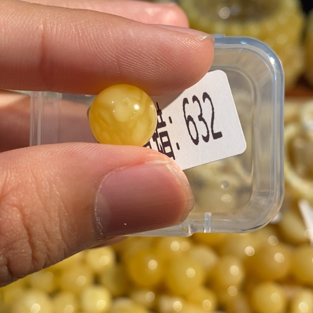 琥珀未镶嵌珠宝奇石632